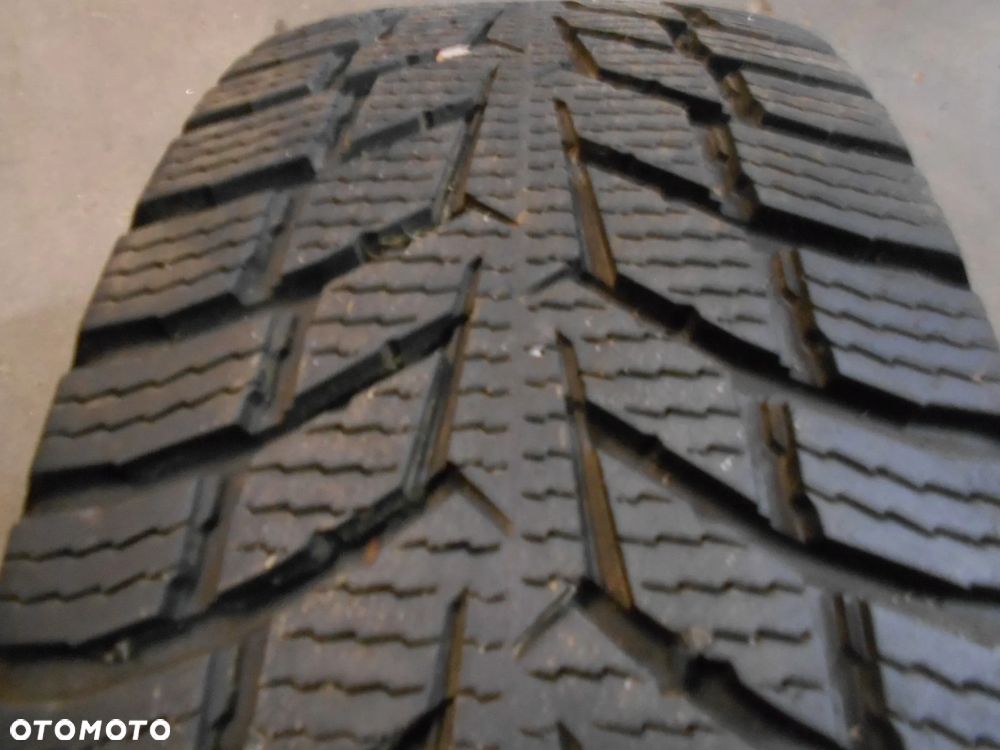 OPONA POJEDYNKA 215/60R17C NOKIAN SNOWPROOF C DOT 1622 10MM - 2