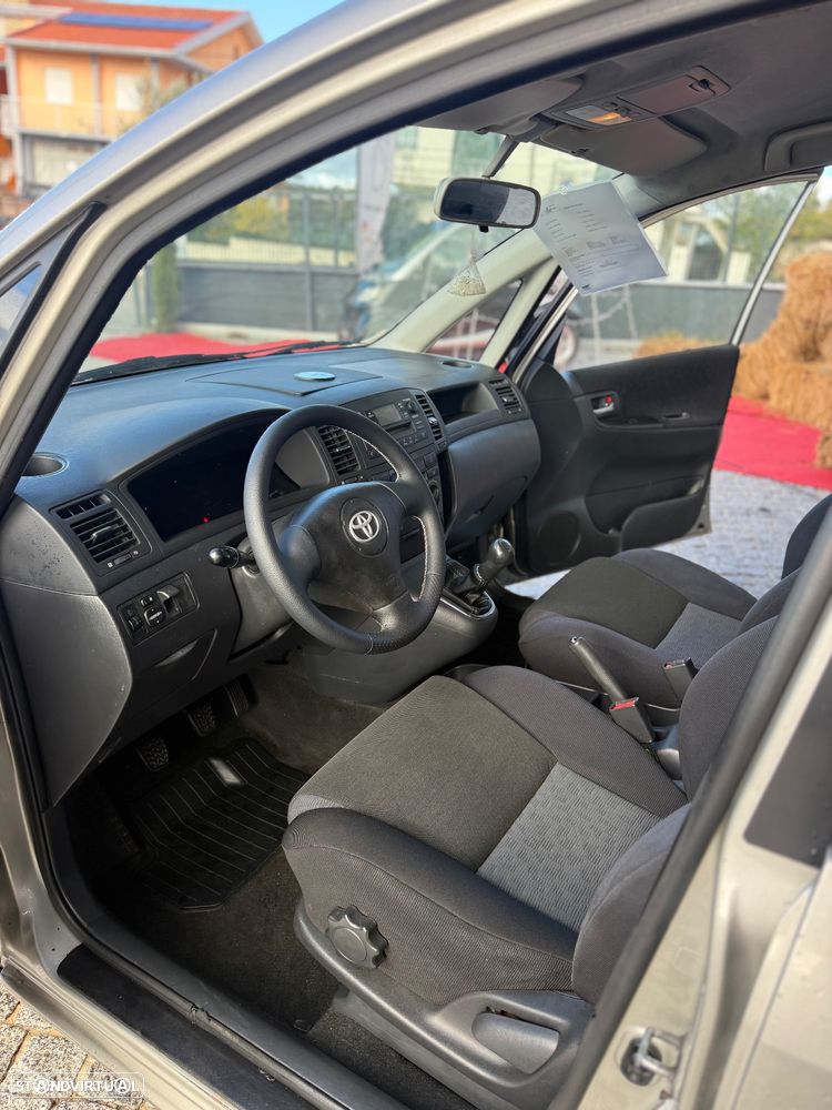 Toyota Corolla Verso 2.0 D-4D Sol - 6