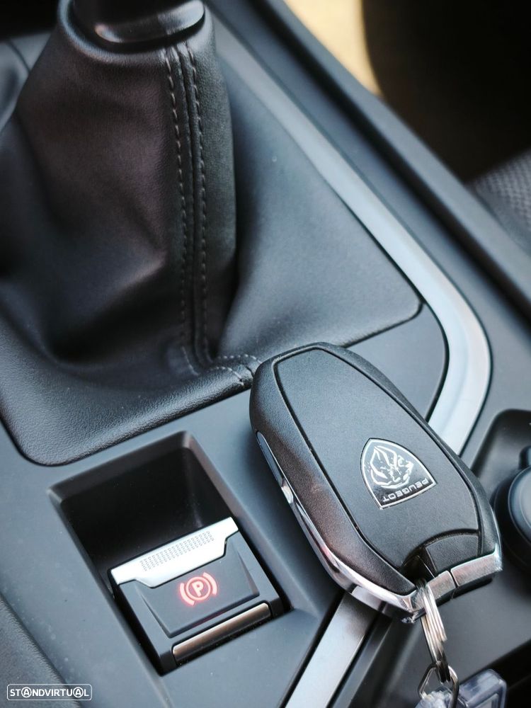 Peugeot 308 1.2 PureTech Allure - 18