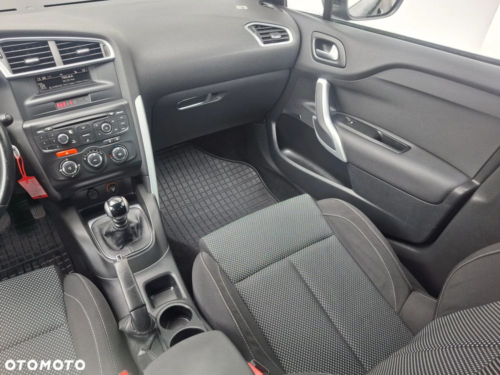 Citroën DS4 e-HDi 110 SoChic - 22