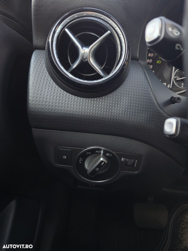 Mercedes-Benz A - 16