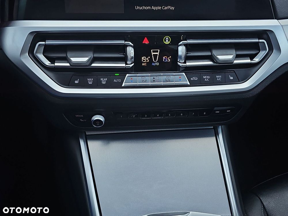 BMW Seria 3 320d Luxury Line - 22