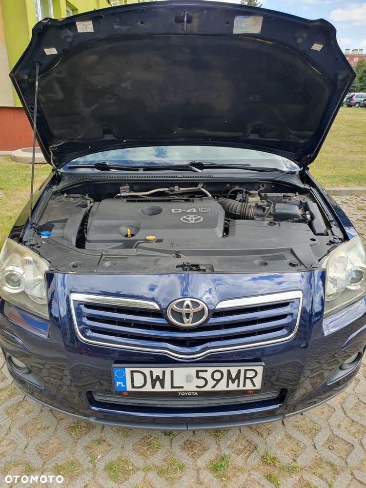 Toyota Avensis 2.0 D-4D - 12