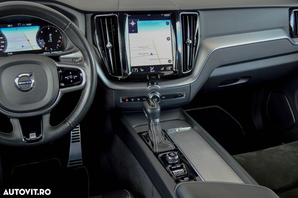 Volvo XC 60 D4 AWD R-Design - 29