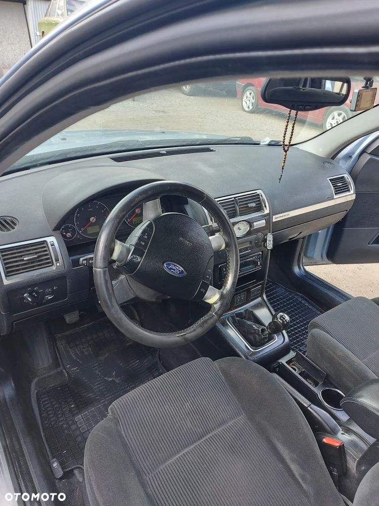 Ford Mondeo 2.0 Ghia - 8