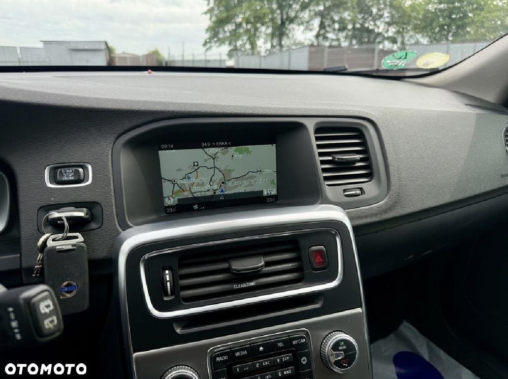 Volvo V60 Cross Country - 14