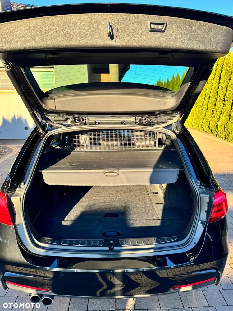 BMW Seria 3 330i xDrive M Sport Shadow - 9