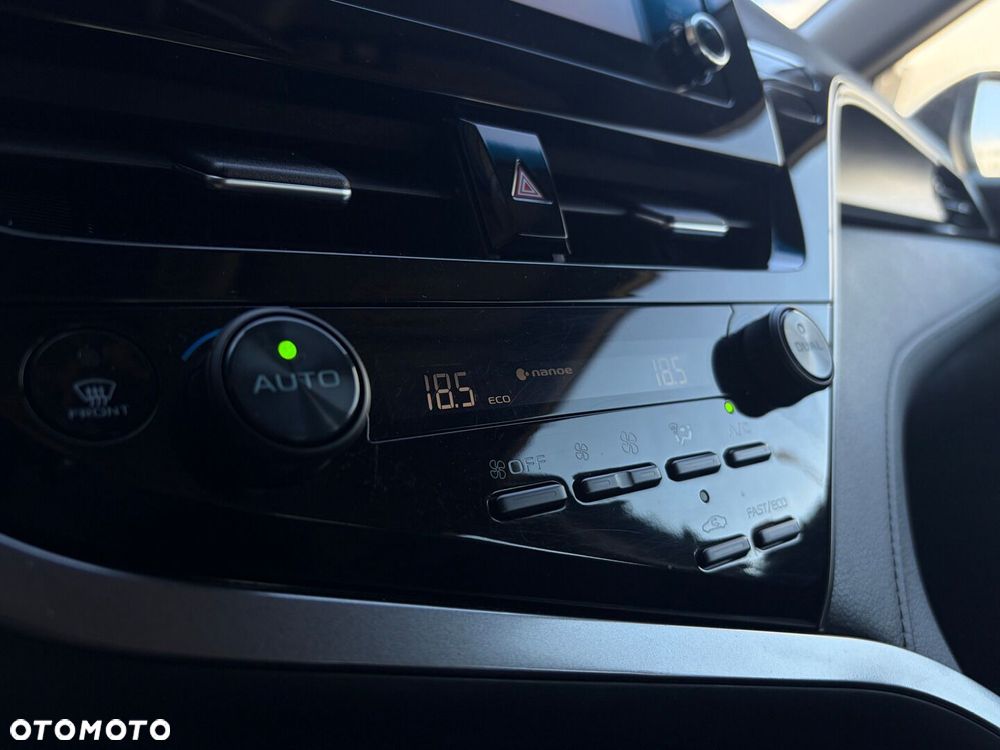 Toyota Camry 2.5 Hybrid Comfort CVT - 25