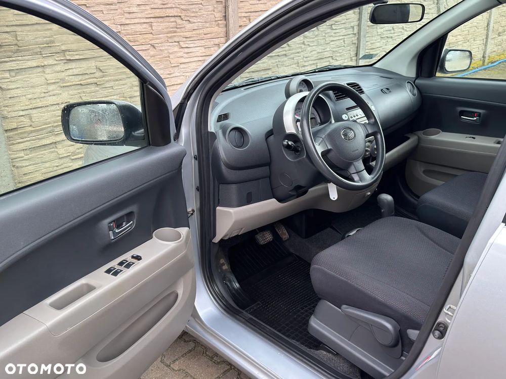 Daihatsu Sirion 1.3 - 10