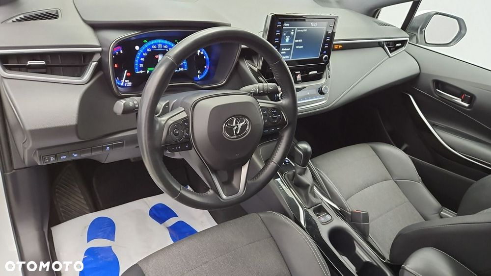Toyota Corolla 2.0 Hybrid Executive - 9