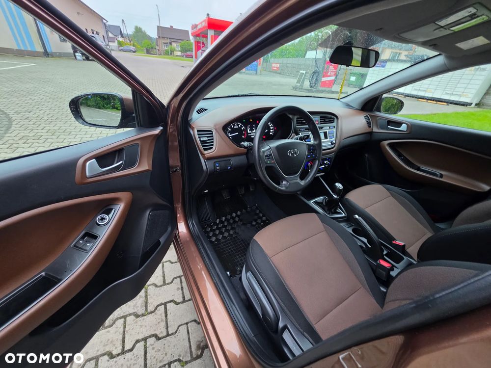 Hyundai i20 1.2 Fifa World Cup Edition - 21