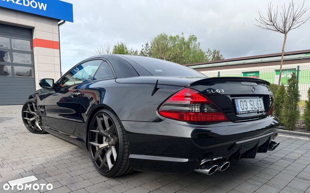 Mercedes-Benz SL 63 AMG - 38