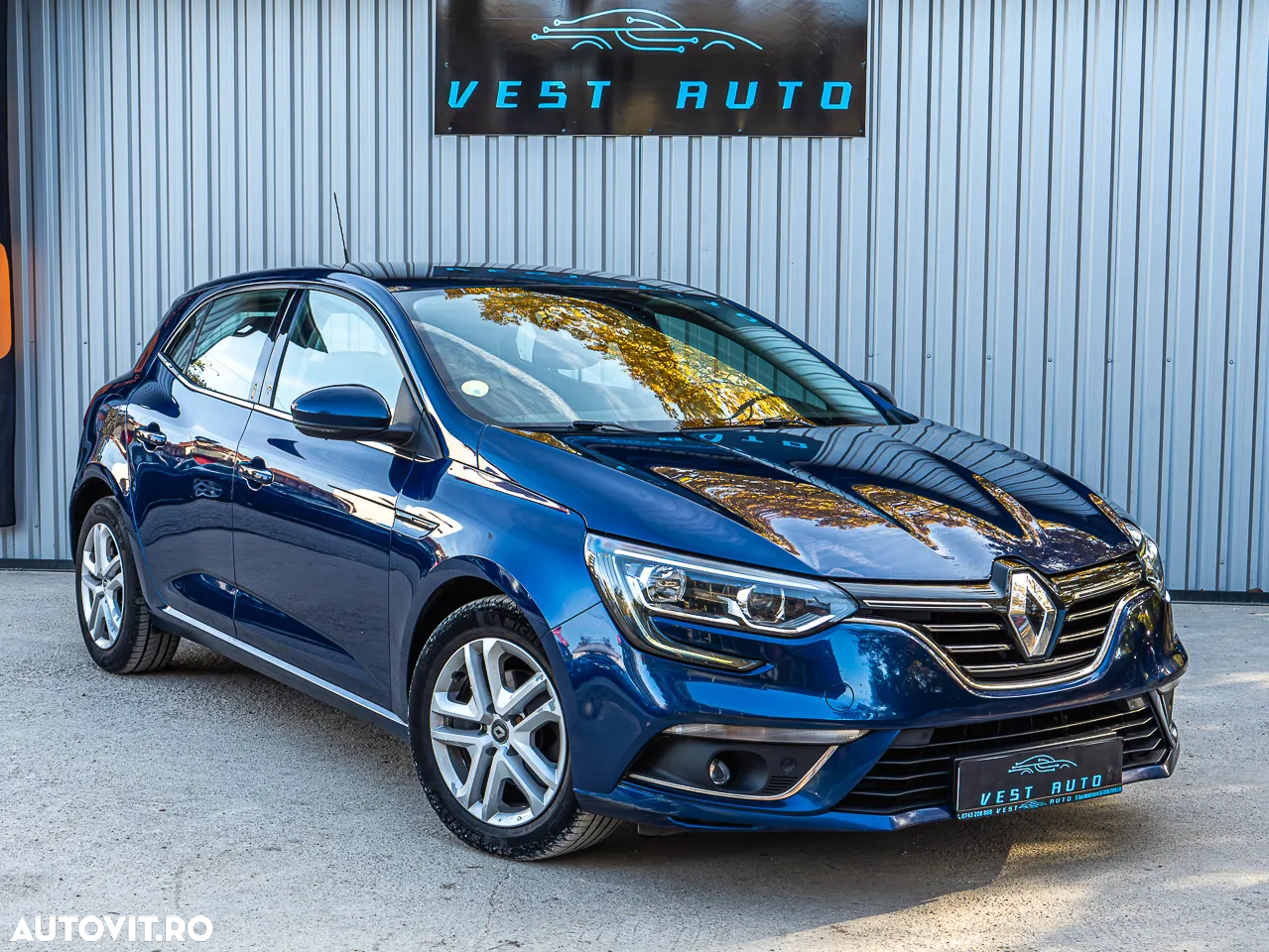 Renault Megane BLUE dCi 115 BUSINESS EDITION - 4