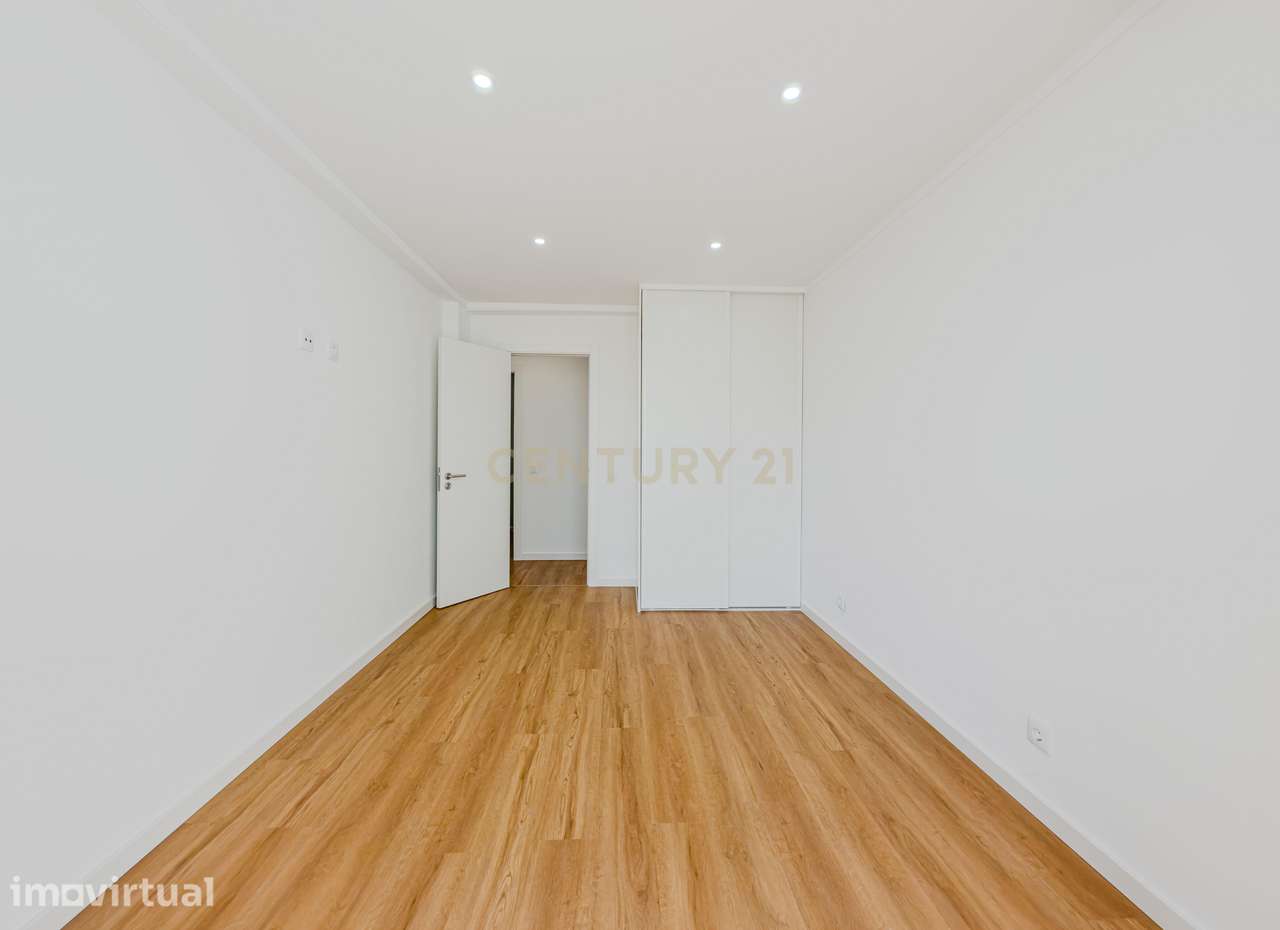 Apartamento 3 assoalhadas, remodelado com acabamentos de charme, situa - Grande imagem: 3/23