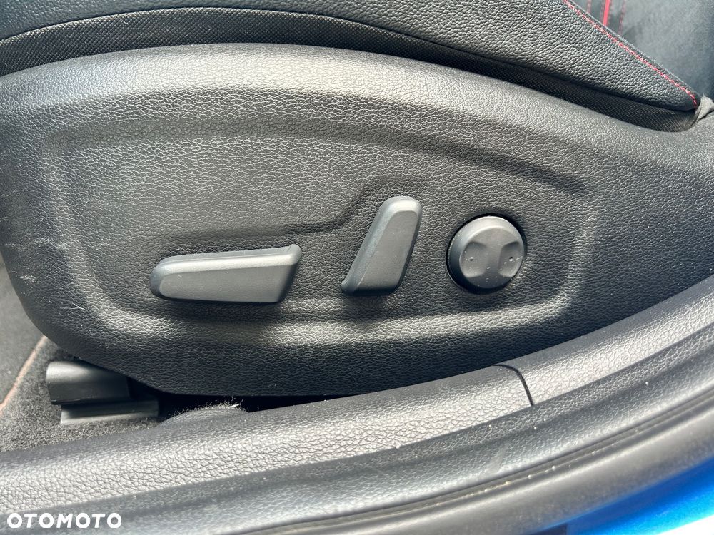 Kia ProCeed 1.6 T-GDI GT DCT - 25