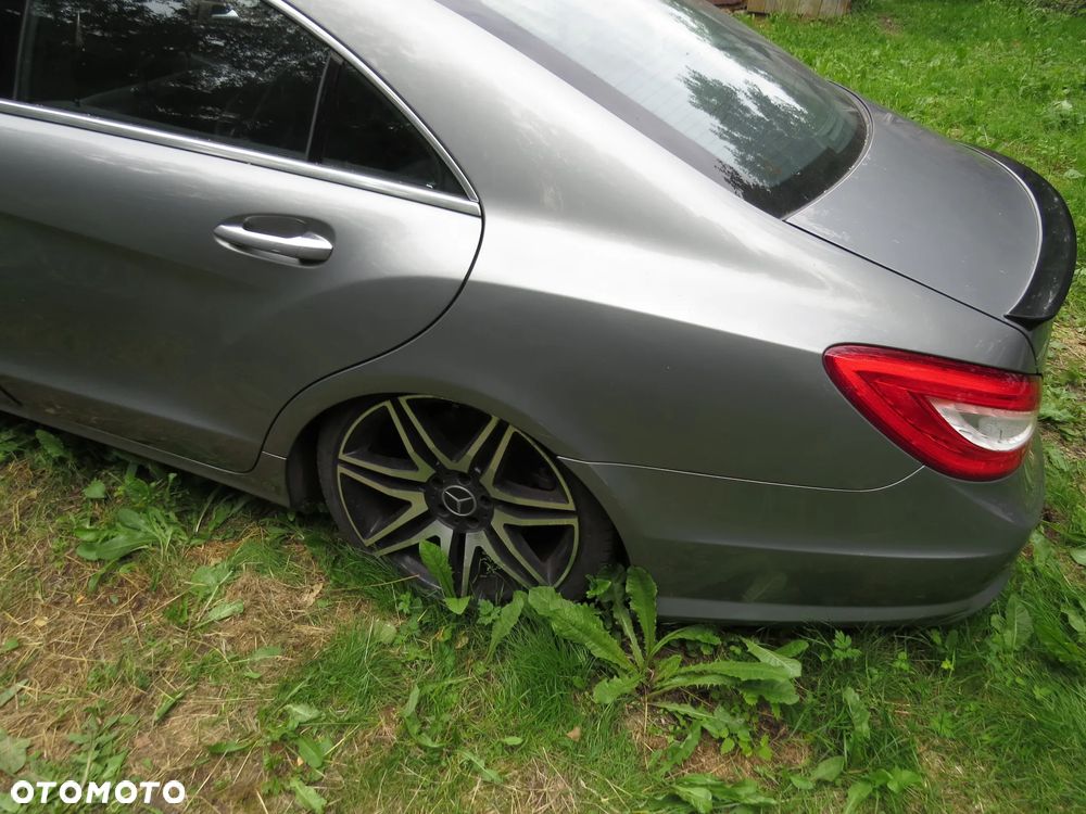 BŁOTNIK LEWY TYŁ TYLNY ĆWIARTKA MERCEDES CLS W218 SEDAN COUPE - 1
