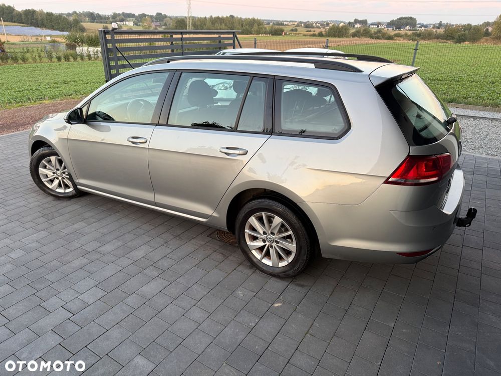 Volkswagen Golf - 6