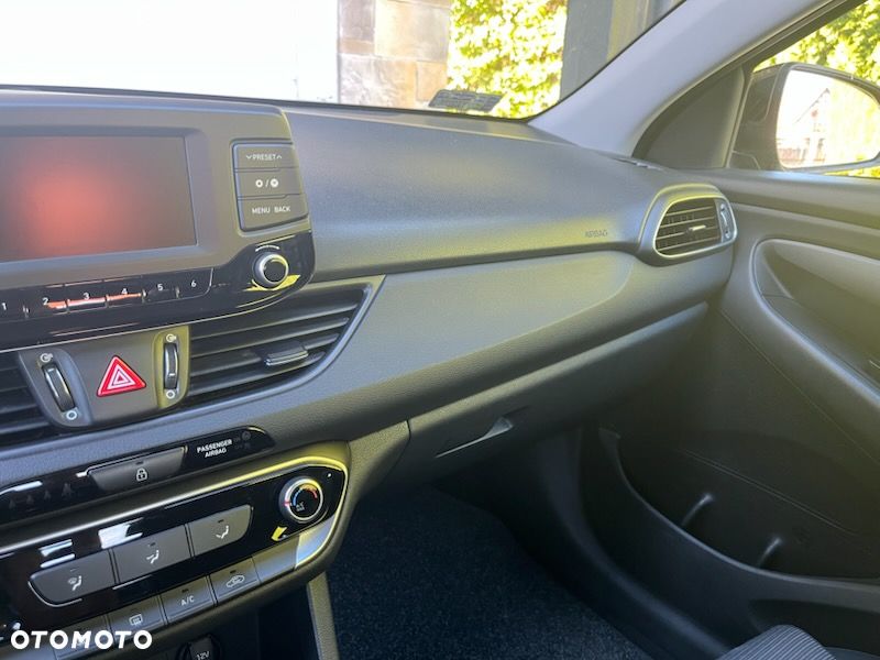 Hyundai i30 1.4 Classic + - 11