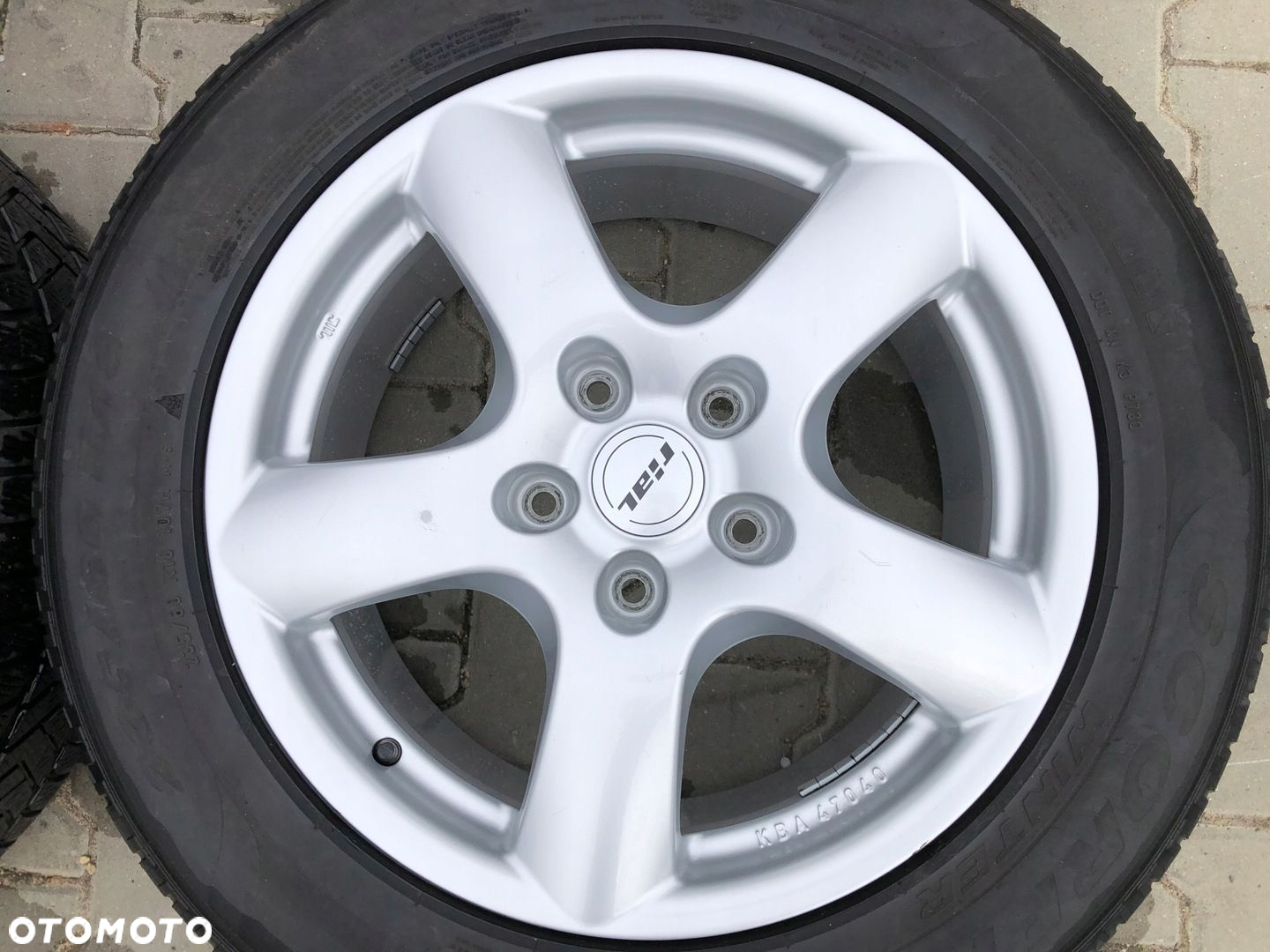 KOŁA Q7 TOUAREG CAYENNE 235/60/R18 PIRELLI RIAL - 4
