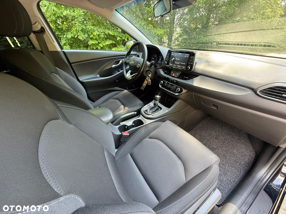 Hyundai i30 1.6 D Comfort DCT - 24