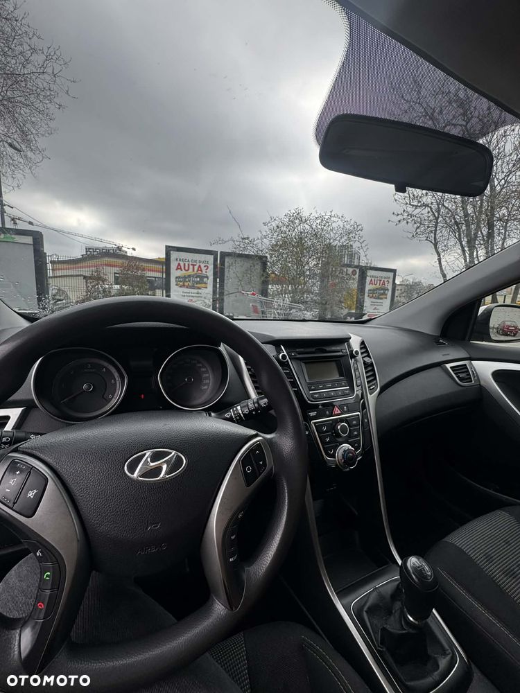 Hyundai i30 1.6 CRDi Classic + - 16