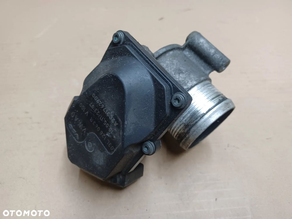 PRZEPUSTNICA VW AUDI 2.0 TDI 03L128063R - 1