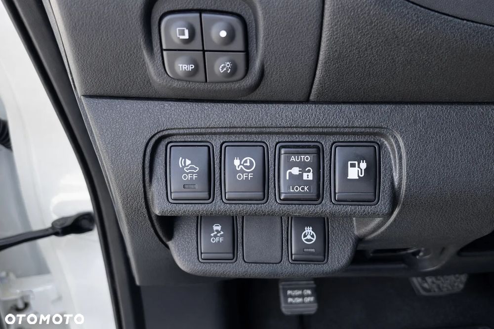 Nissan Leaf 24kWh Tekna - 12