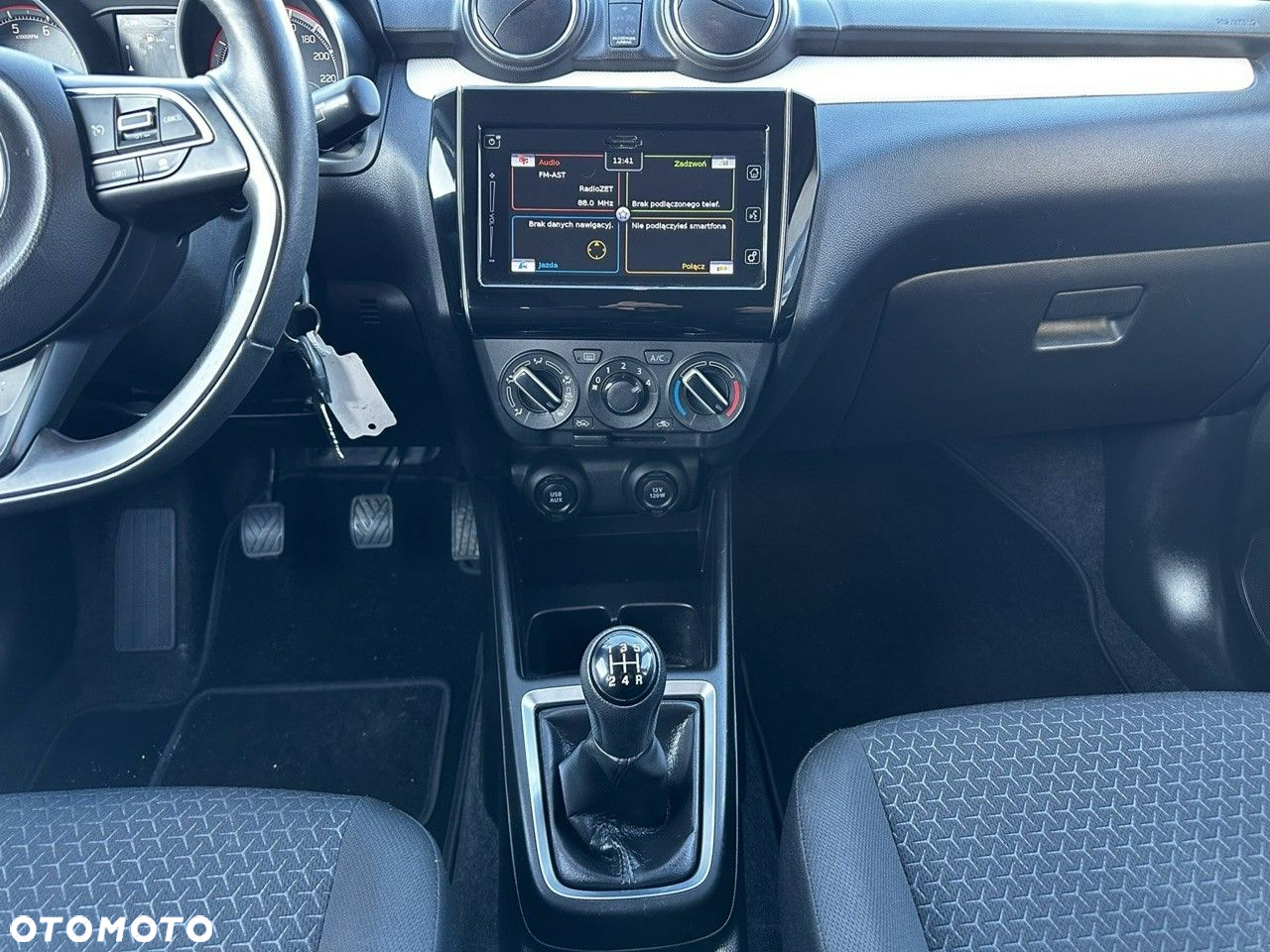Suzuki Swift 1.2 Premium Plus - 18