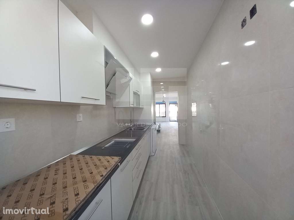 APARTAMENTO DUPLEX T3 - COSTA DA CAPARICA, 300 M DA PRAIA - Grande imagem: 4/47