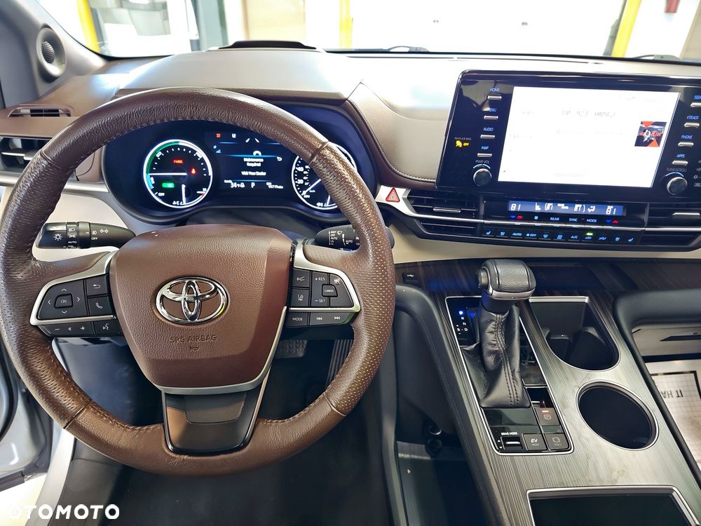 Toyota Sienna - 7