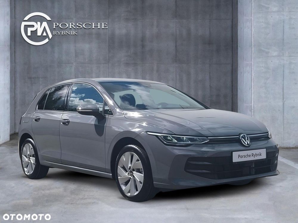 Volkswagen Golf - 8