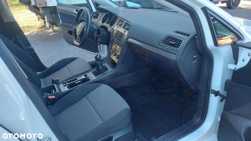 Volkswagen Golf 1.6 TDI BlueMotion Comfortline - 20