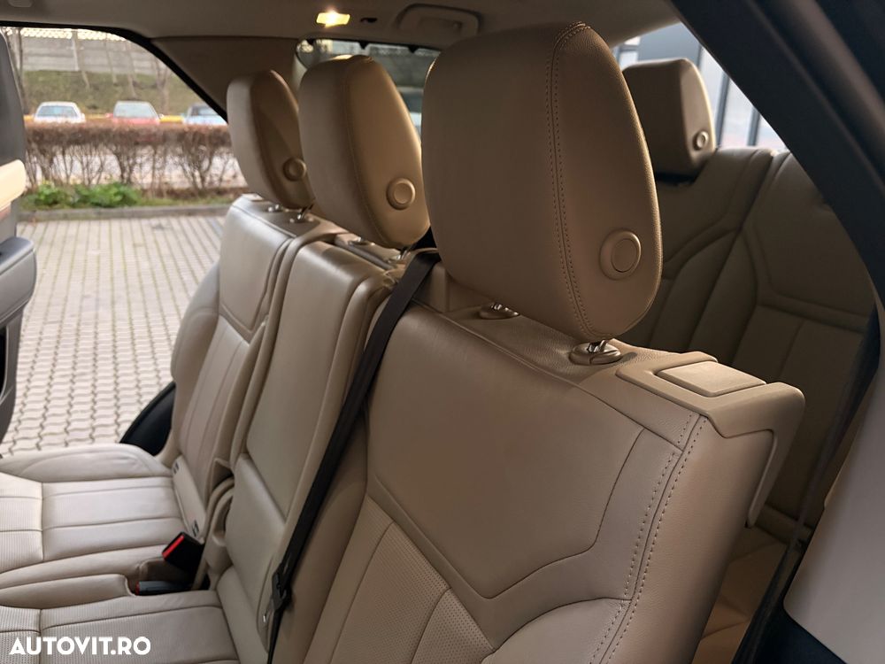 Land Rover Discovery 2.0 L SD4 HSE Luxury - 10