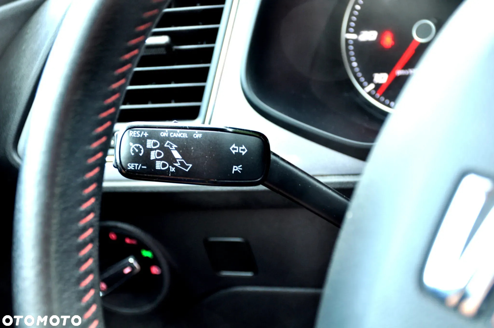 Seat Leon 2.0 TDI DPF DSG FR Black Matt Edition - 39