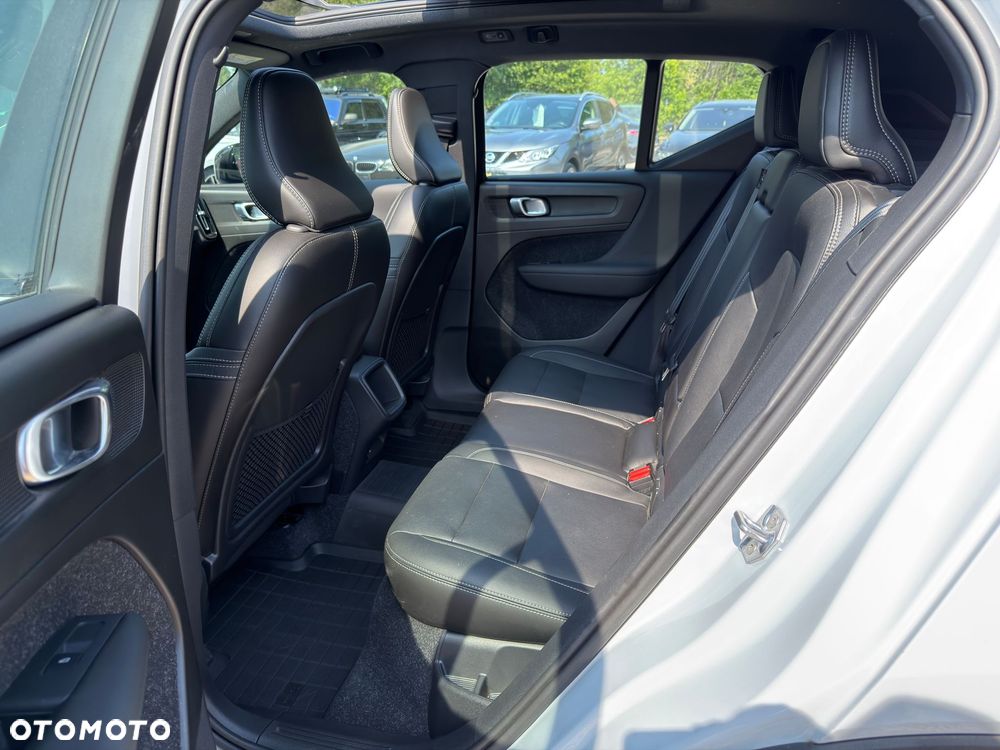 Volvo XC 40 D4 AWD Geartronic R-Design - 20