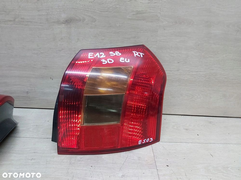 Toyota Corolla E12 lampa prawy tył Hatchback HB - 1