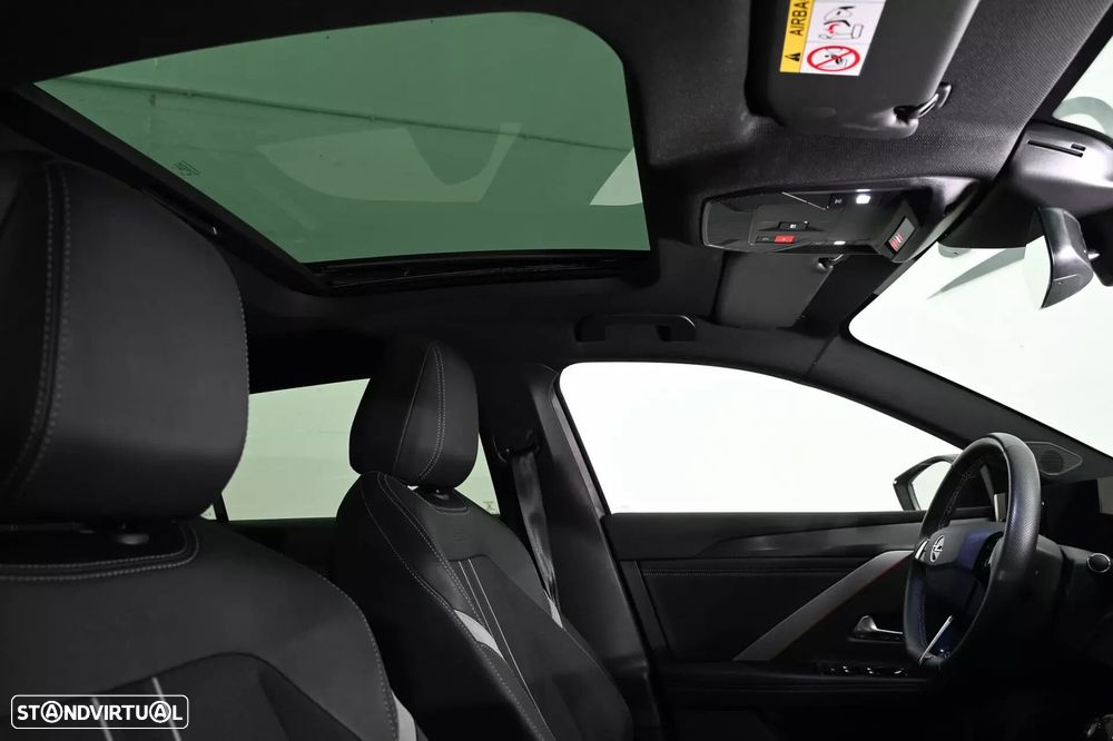 Opel Astra Sports Tourer - 11