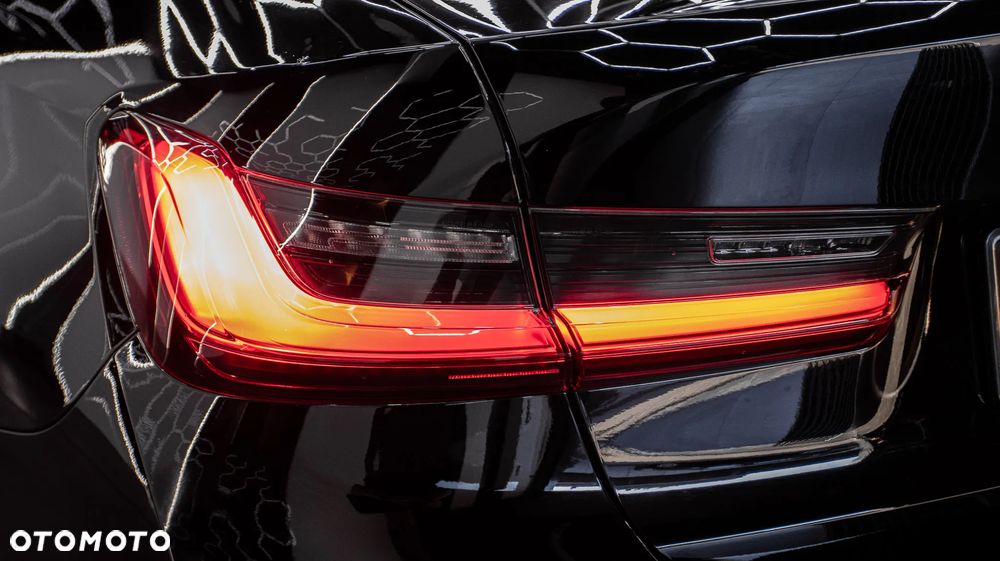 BMW Seria 3 320i - 12