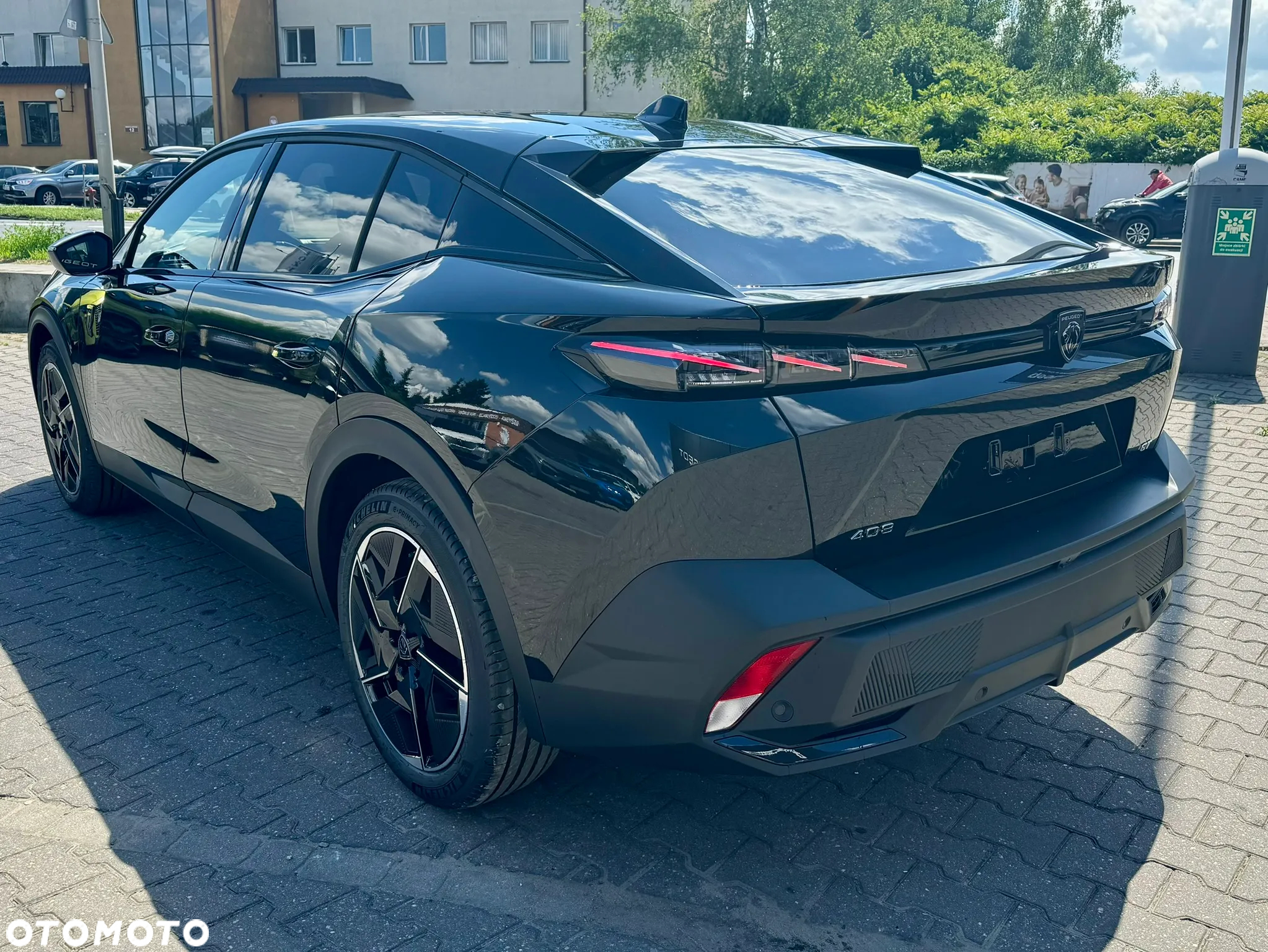Peugeot 408 - 6