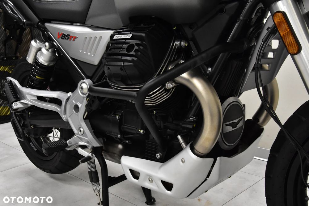 Moto Guzzi V85 - 19