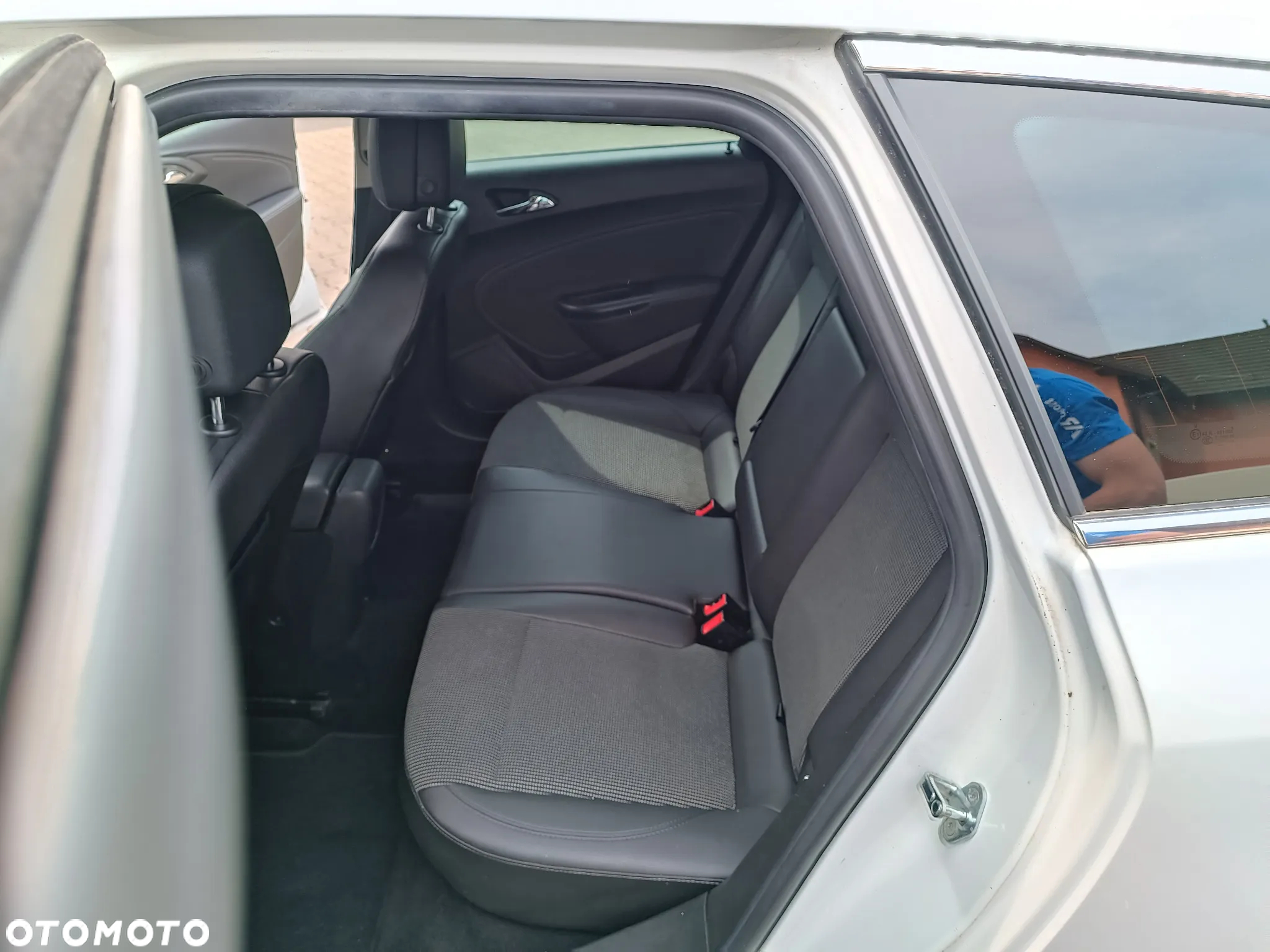 Opel Astra 2.0 CDTI DPF Active - 8