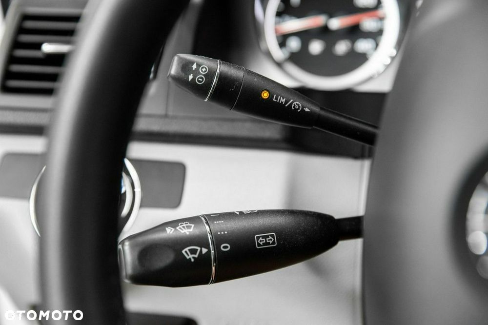 Mercedes-Benz Klasa C 63 AMG AMG SPEEDSHIFT MCT - 34