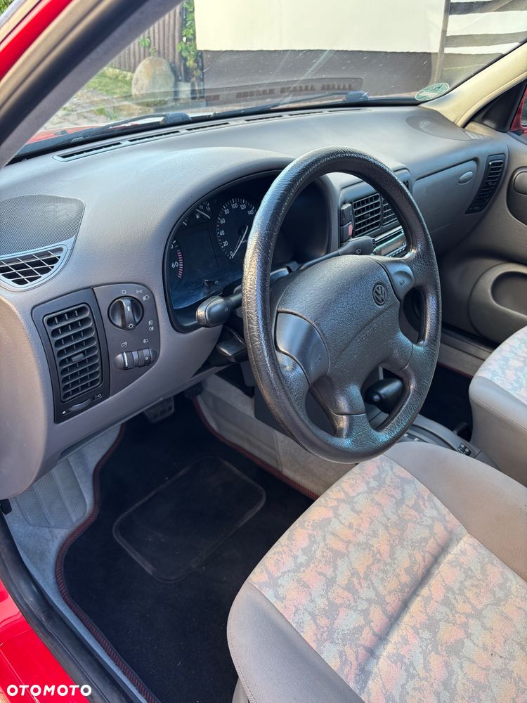 Volkswagen Polo - 33