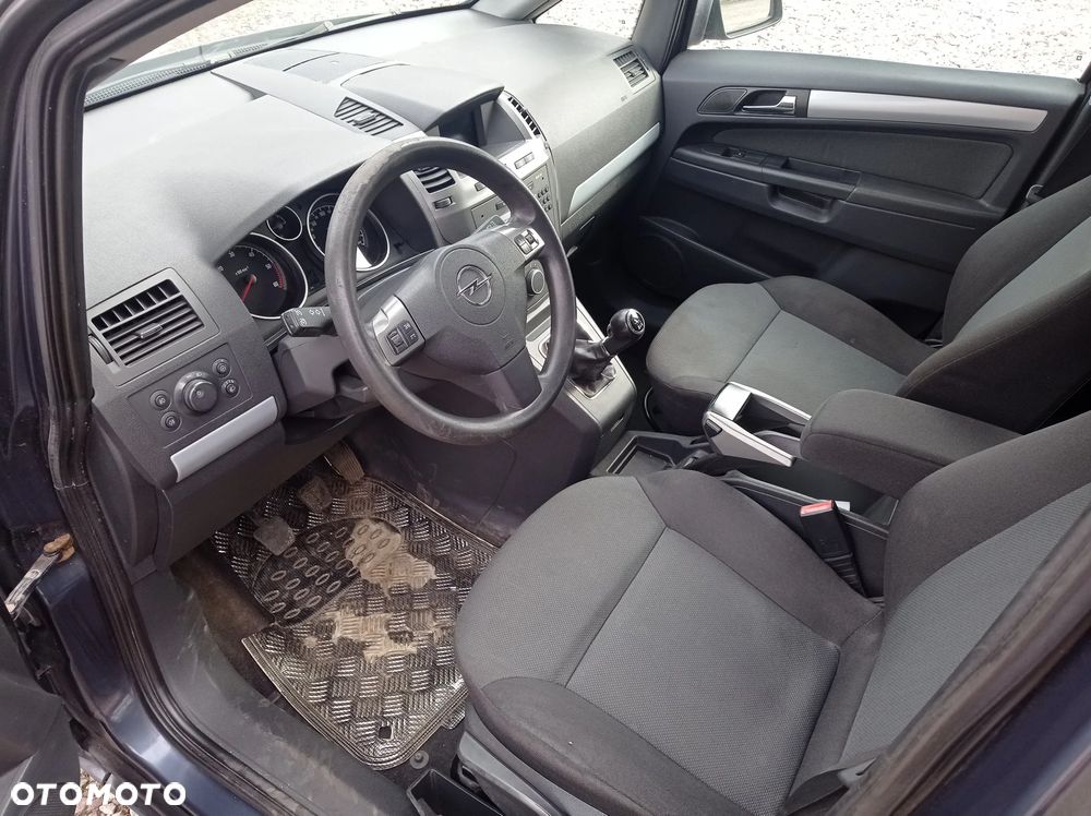 Opel Zafira - 9