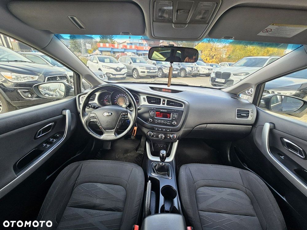 Kia Ceed 1.6 CRDi 128 ISG SW Dream-Team Edition - 25