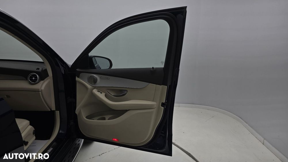 Mercedes-Benz GLC 300 e 4MATIC - 18