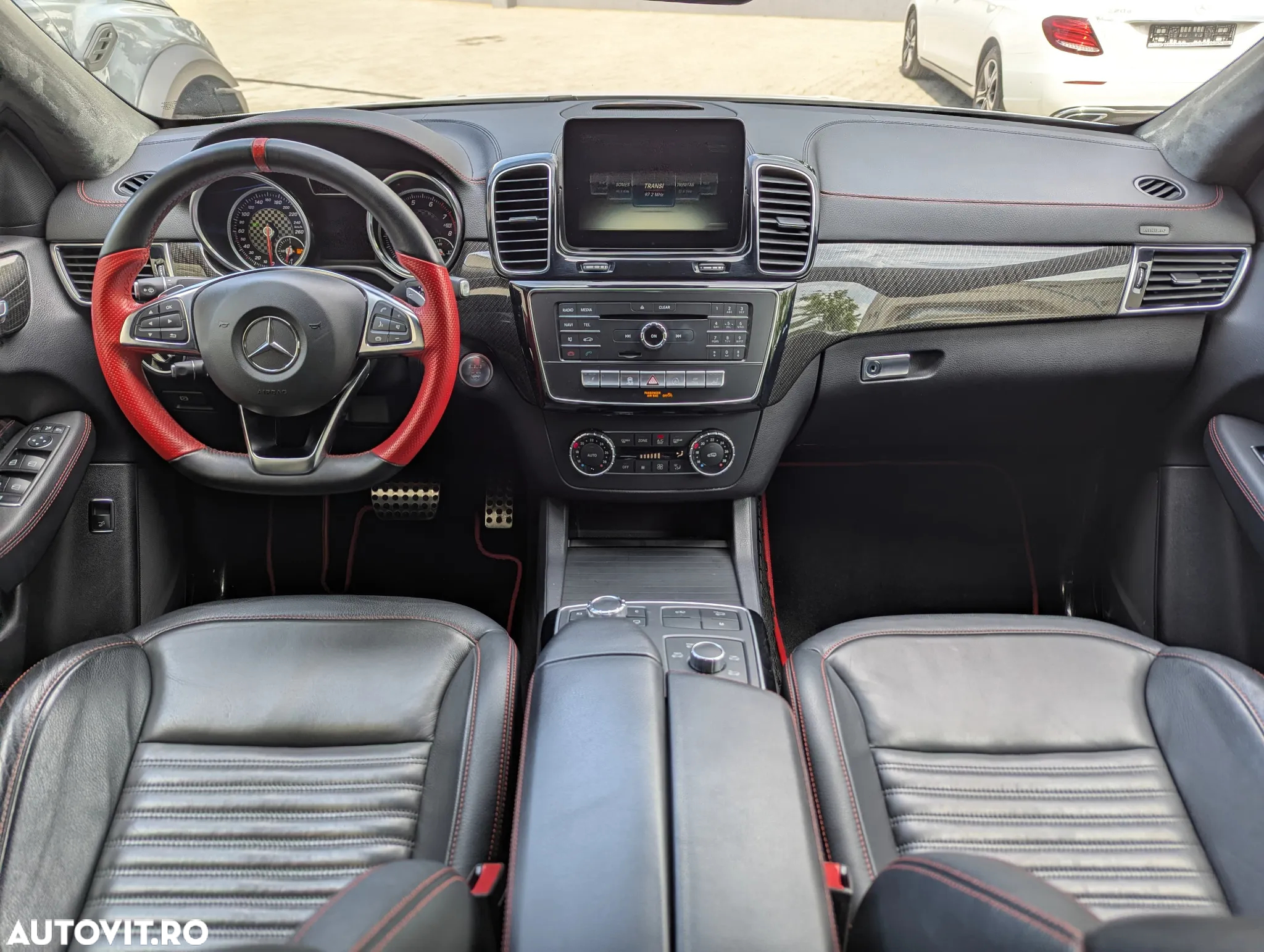 Mercedes-Benz GLE - 13
