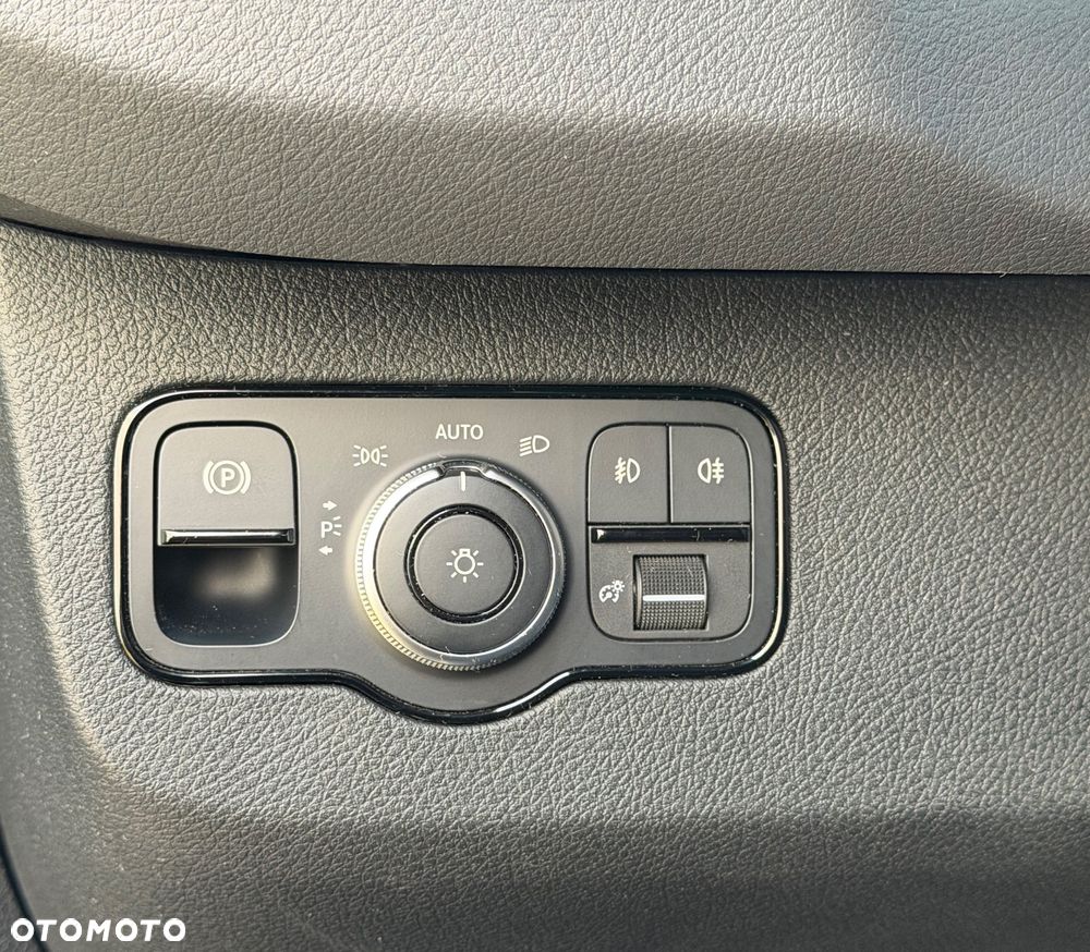 Mercedes-Benz Sprinter 319 - 8