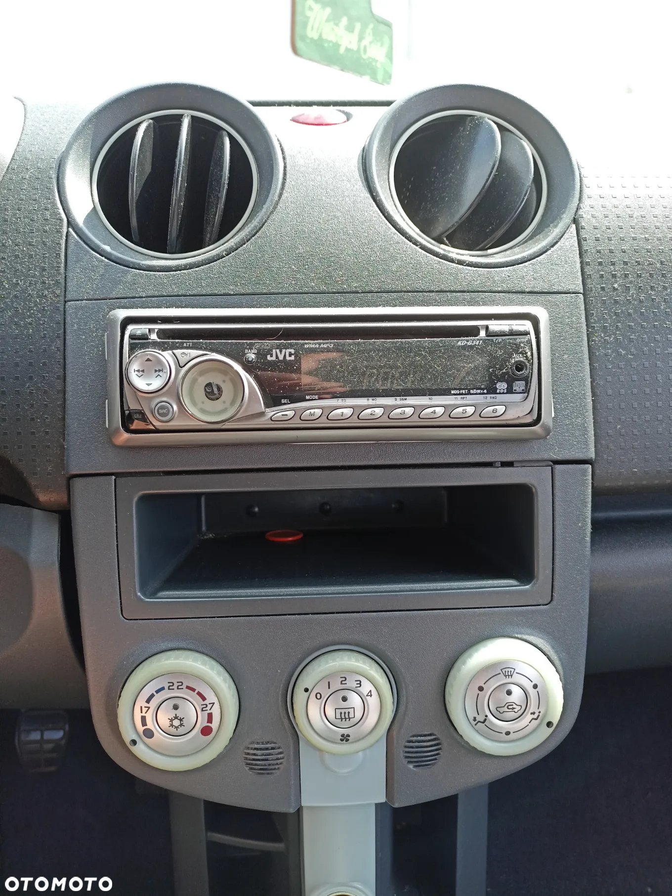 Mitsubishi Colt - 10