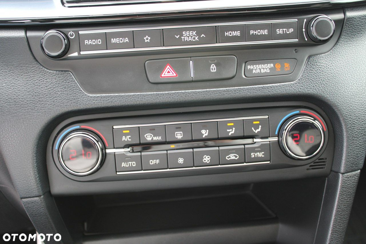 Kia ProCeed - 24